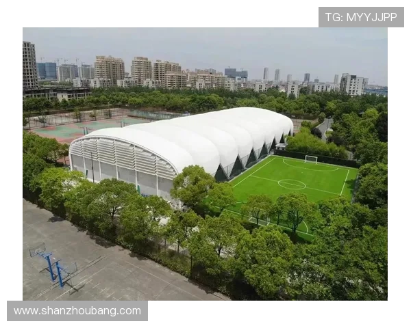 开云体育网球场环境介绍，优美的自然景观与现代设施完美结合的运动场所
